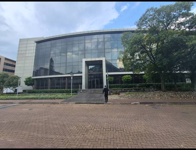 2,245M² OFFICE TO LET IN PARKTOWN